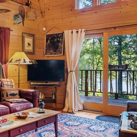 Lakefront Log Cabin On 2 Acres Villa Washington Екстериор снимка