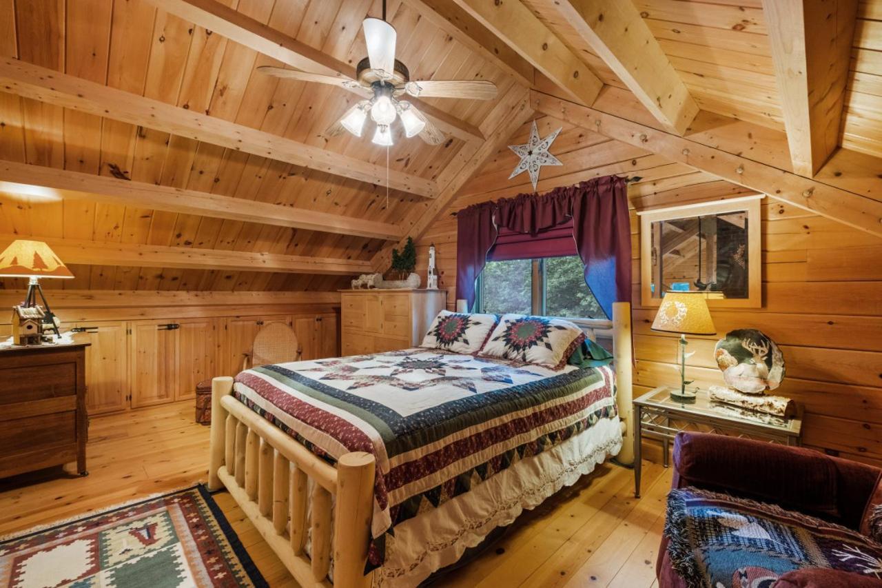 Lakefront Log Cabin On 2 Acres Villa Washington Екстериор снимка