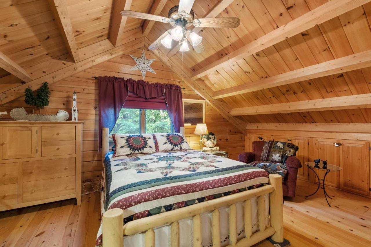 Lakefront Log Cabin On 2 Acres Villa Washington Екстериор снимка