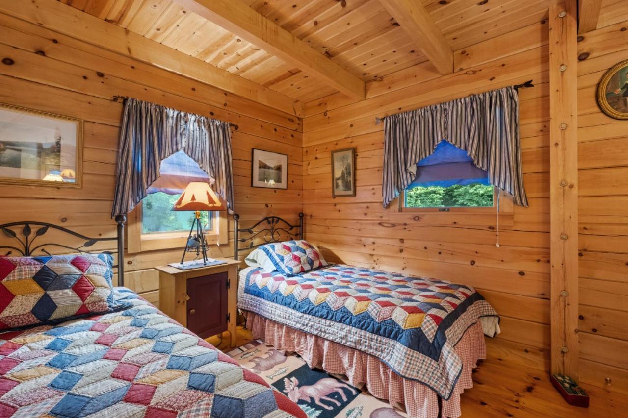 Lakefront Log Cabin On 2 Acres Villa Washington Екстериор снимка